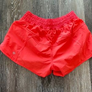 Lululemon Tracker Short III 4-way Stretch Alarming